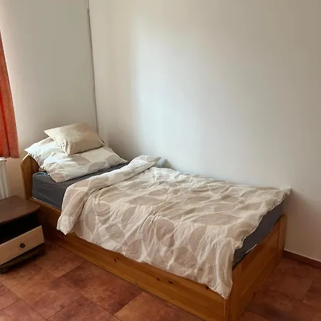 Apartment Lisbet Cottage2 *