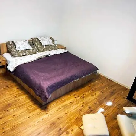 Lisbet Cottage2